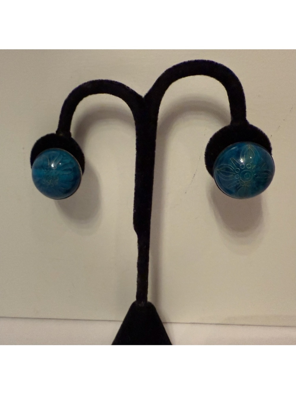VINTAGE STERLING SILVER SCREWBACK EARRINGS MISMATCH PAIR BLUE DOME SILVER INLAY
